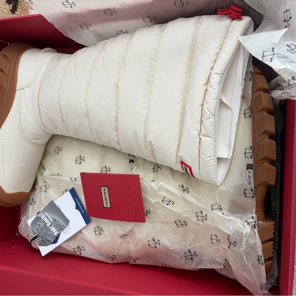 ❤️Hunter Women's Intrepid Tall
Snow Boots, Size 8 New in box with card - Picture 9 of 15